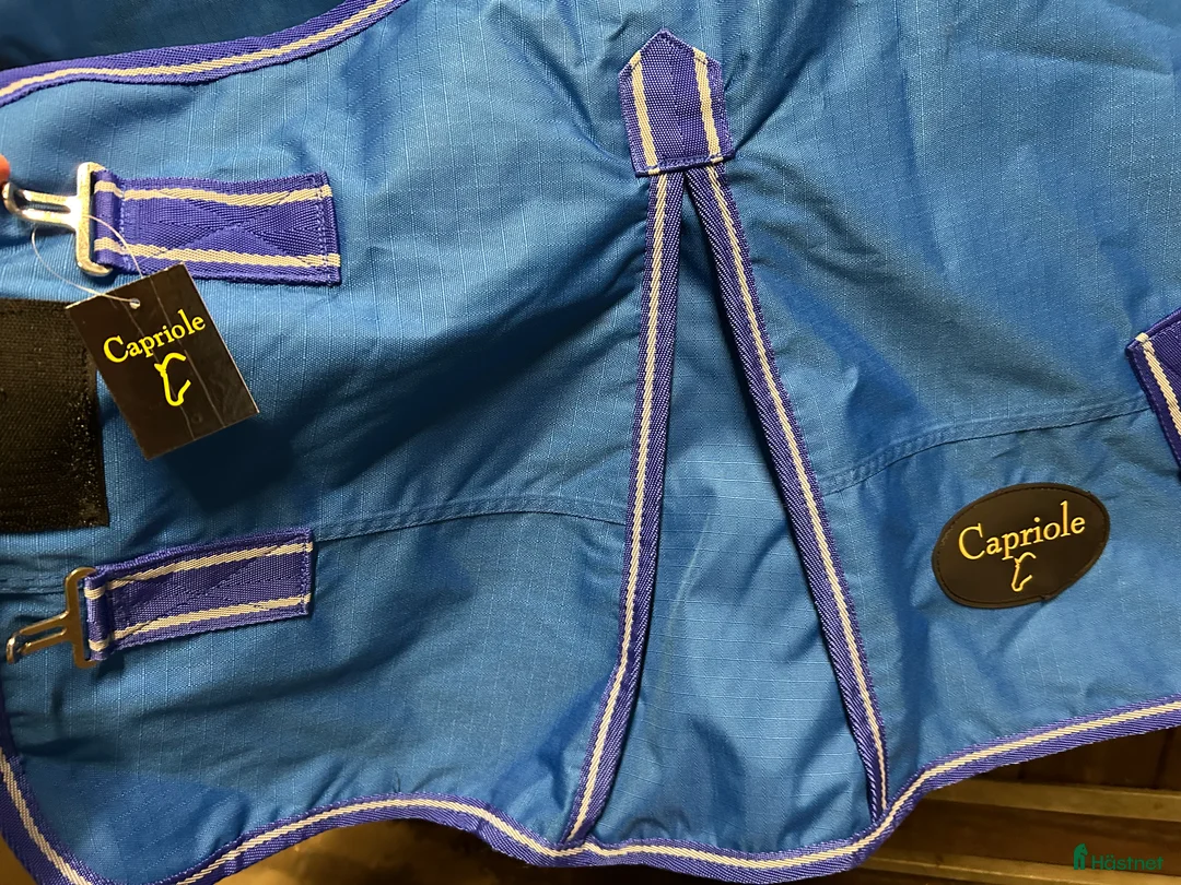 Täcken hästutrustning till salu: Oanvänd regntäcken m. Avtagbar hals stl.105 i Vellinge - Annons 4