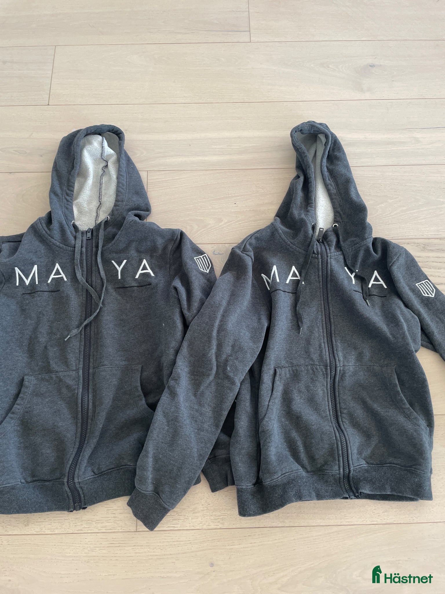 Övrigt Ridkläder ryttarutrustning till salu: Maya Delorez hoodies - Annons 1