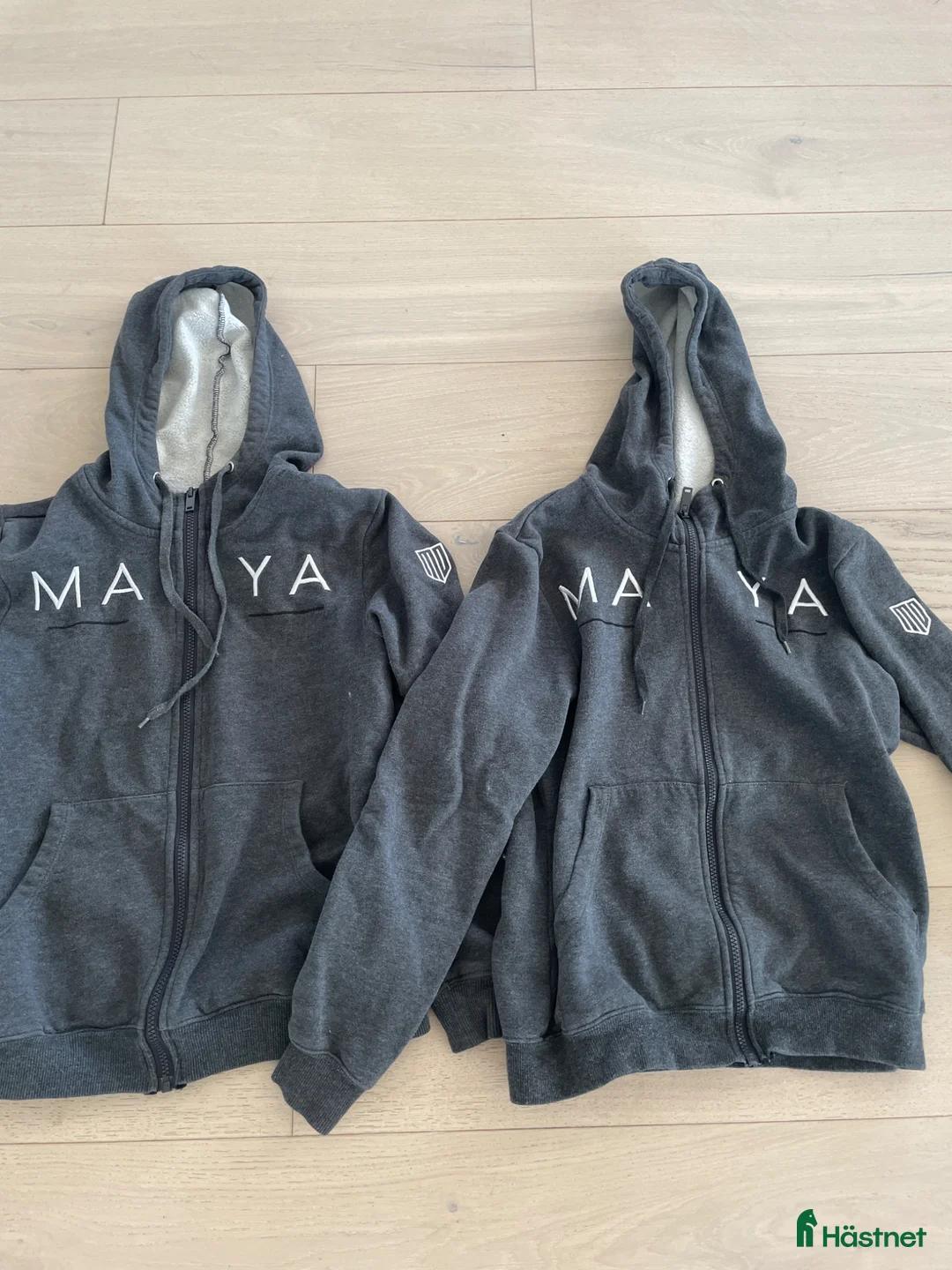 Övrigt Ridkläder ryttarutrustning till salu: Maya Delorez hoodies - Annons 1