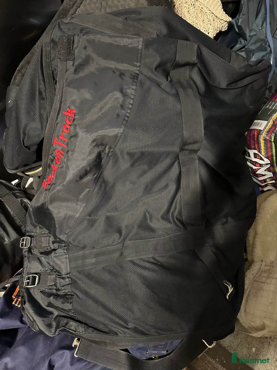 Täcken hästutrustning till salu: Olika täcken  i Norrtälje - Annons 2