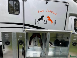 Sadeltillbehör hästutrustning till salu: Helt nytt sadelskåp i Rimbo - Annons 2