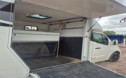 Hästlastbilar  fordon & transport till salu: Stuteri B-kortsbuss I mkt bra skick - Bild 12