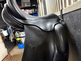 Sadlar hästutrustning till salu: Erreplus Freestyle 17” i Märsta - Annons 3