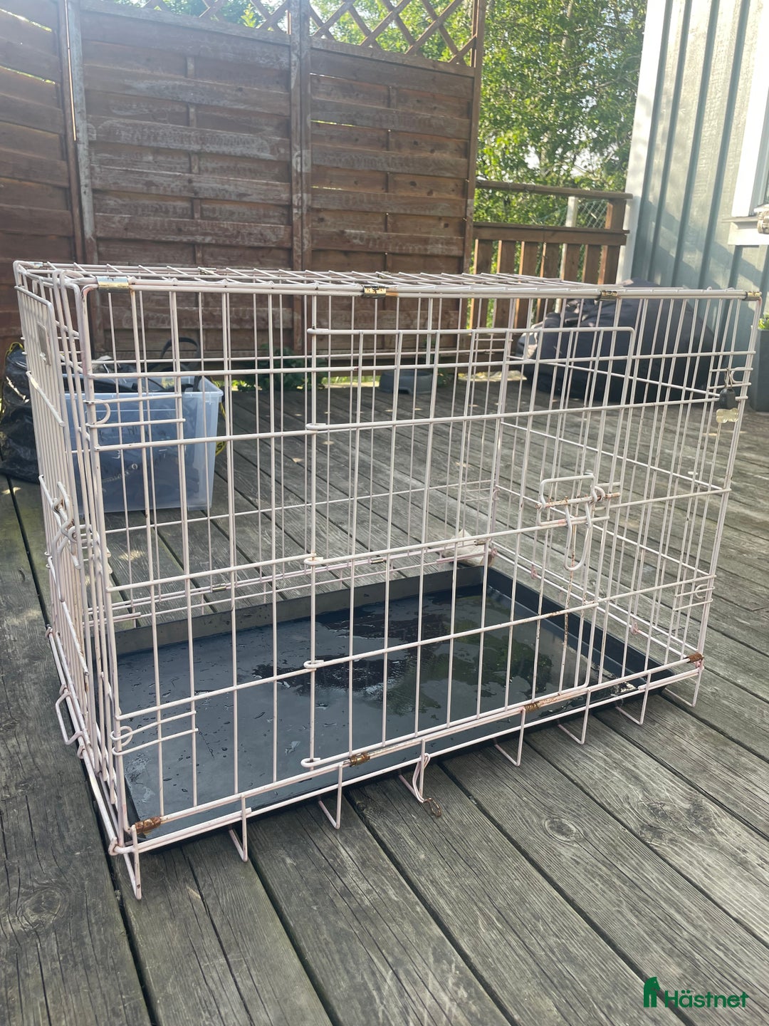 Övrig utrustning övrig utrustning till salu: Rosa transportbur för hund i Henån - Bild 1