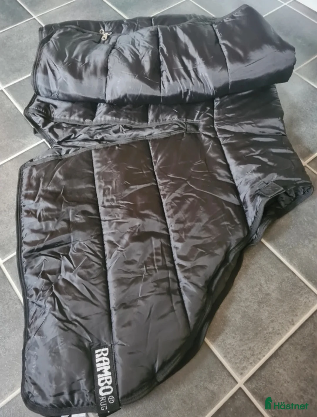 Täcken hästutrustning till salu: Horseware liner 300g i Sollentuna - Annons 1