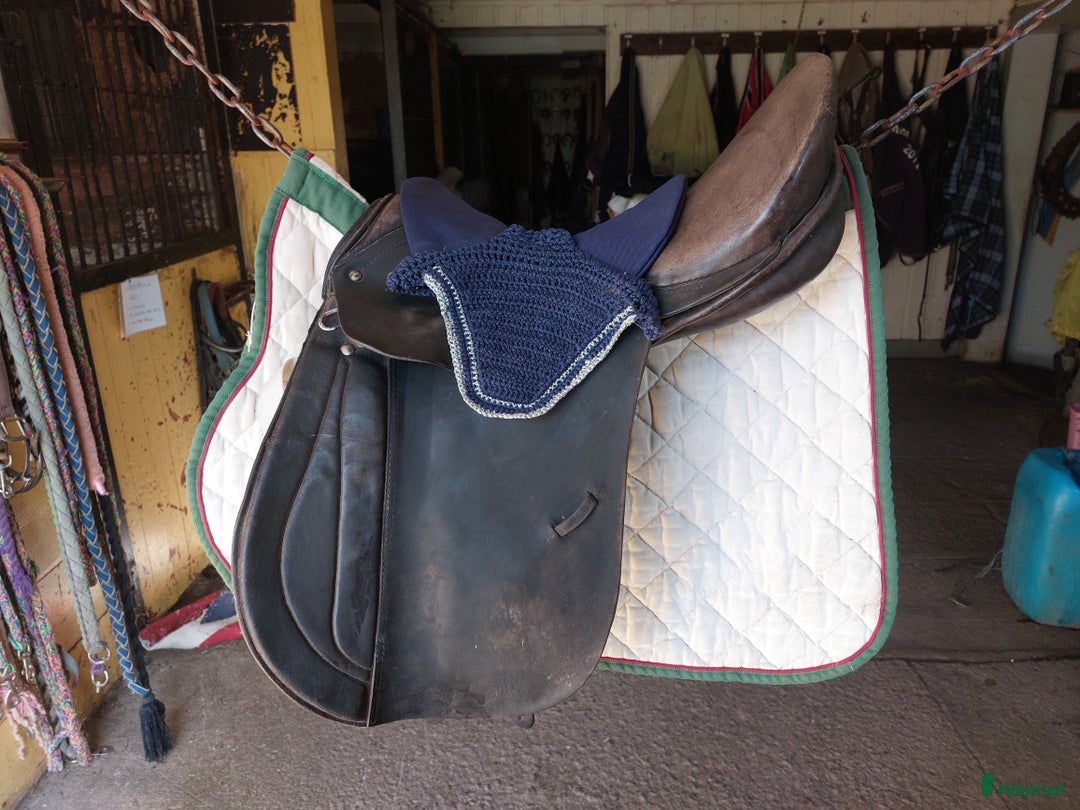 Sadlar hästutrustning till salu: Hubertussadel i Strömsund - Annons 1