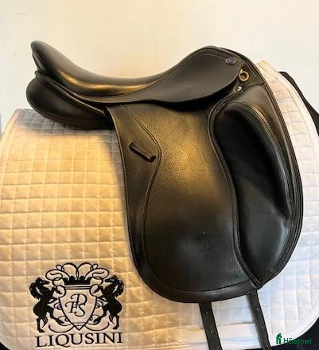 Sadlar hästutrustning till salu: Dressyrsadel Prestige Hippo Dressage - Annons 1
