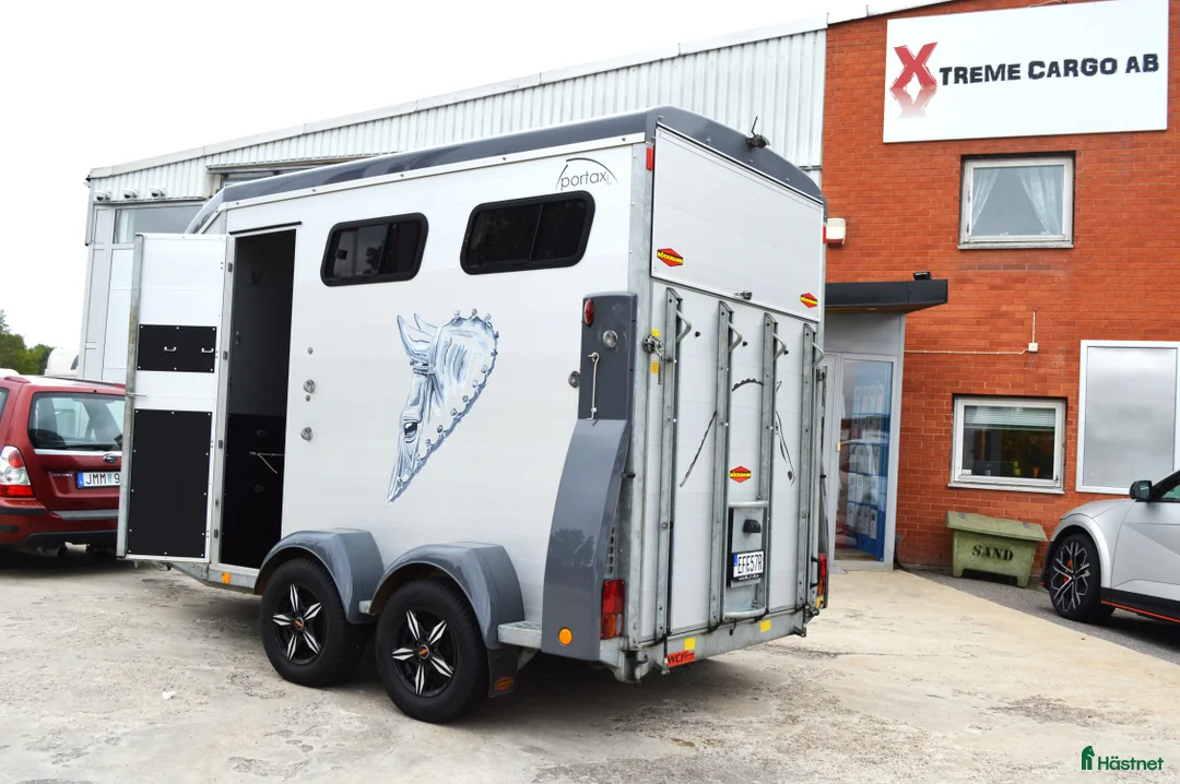 Hästtransporter  fordon & transport till salu: Böckmann Portax LSR 2020 Totalvikt 2700kg - Annons 4