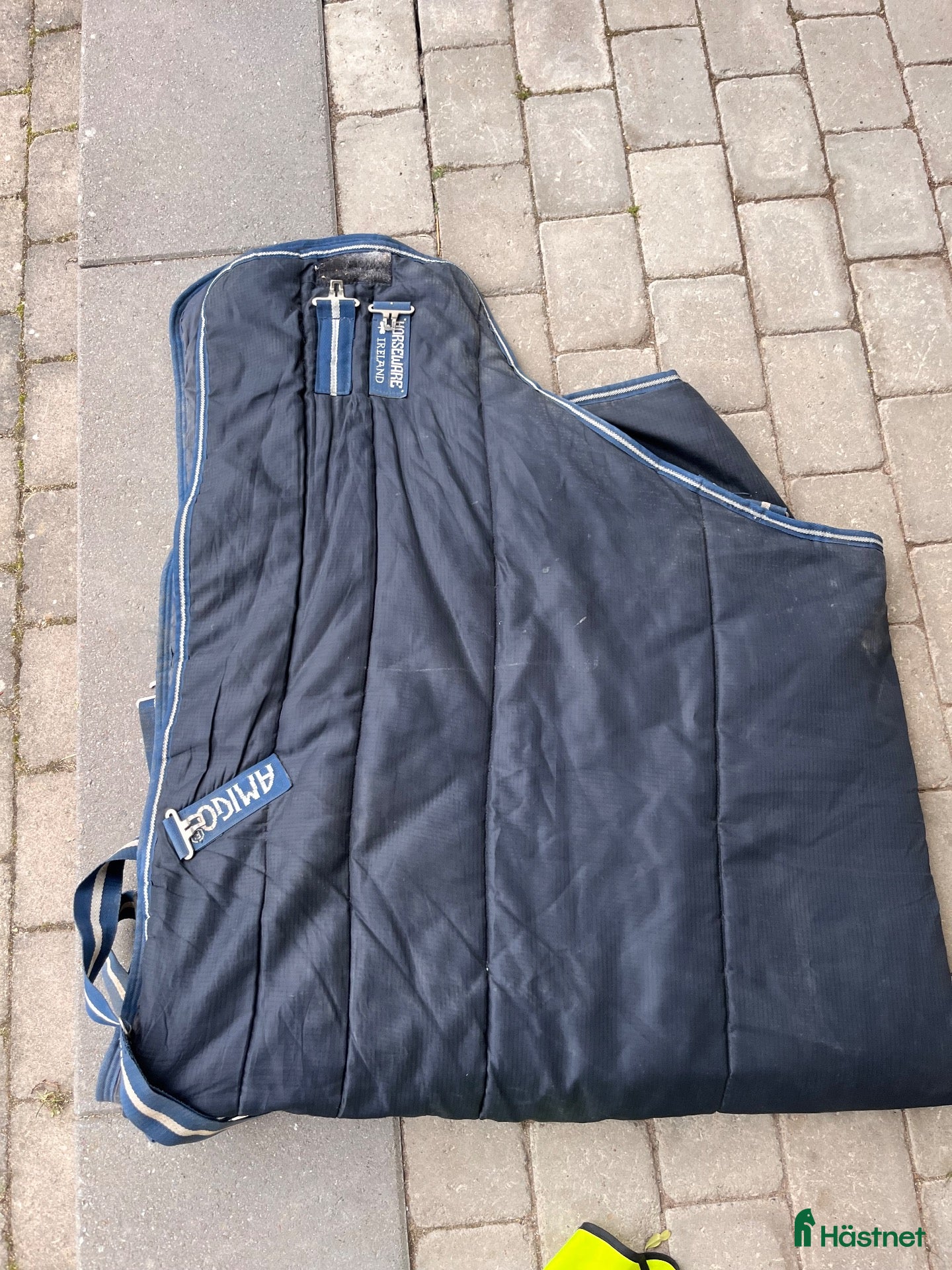 Täcken hästutrustning till salu: Horseware Amigo stalltäcke 350 gram, storlek 140cm - Annons 7
