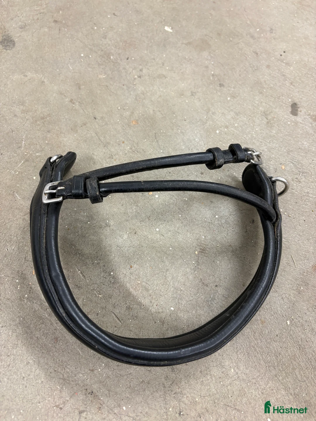 Träns hästutrustning till salu: Droppformad nosgrimma i Täby - Annons 2