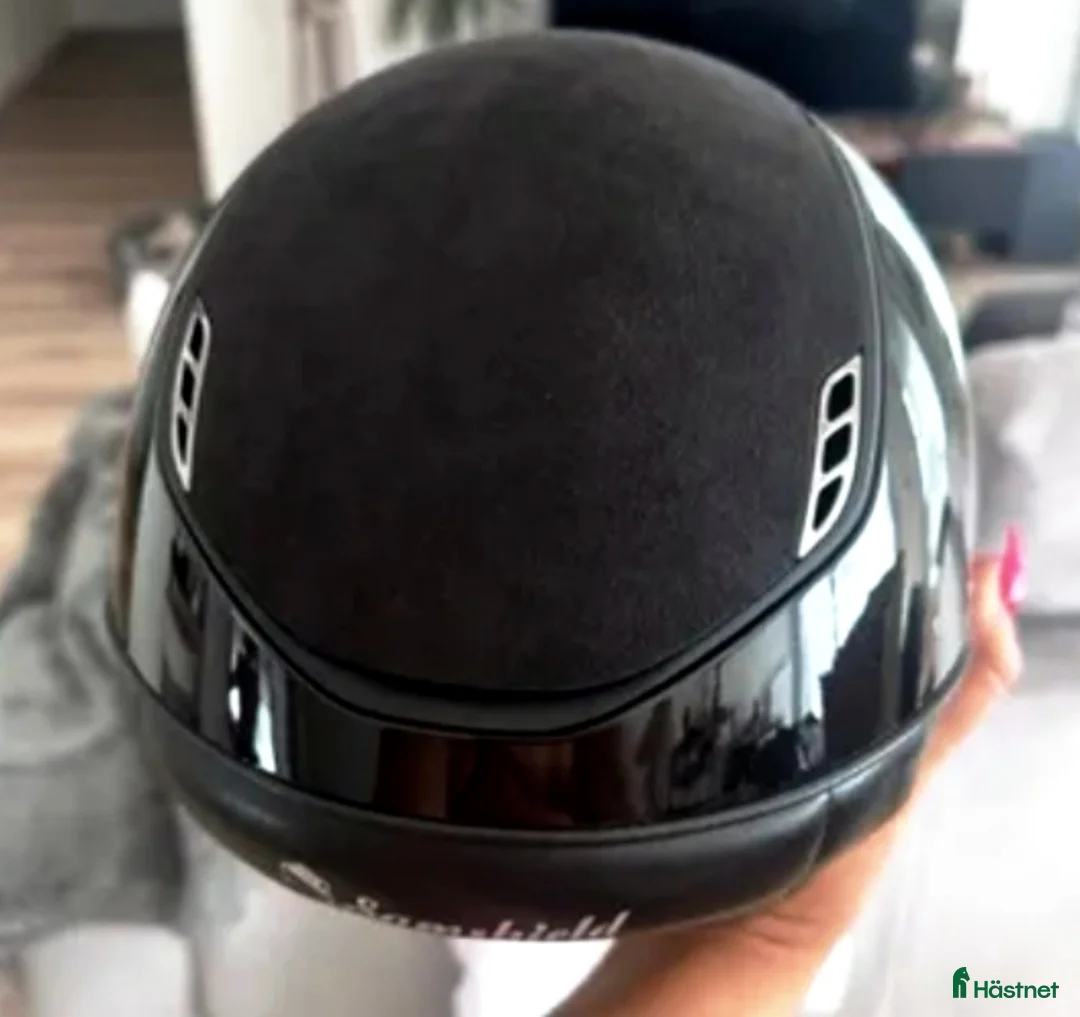 Hjälmar ryttarutrustning till salu: Miss Shield 2.0 Shadow Glossy  - Annons 2