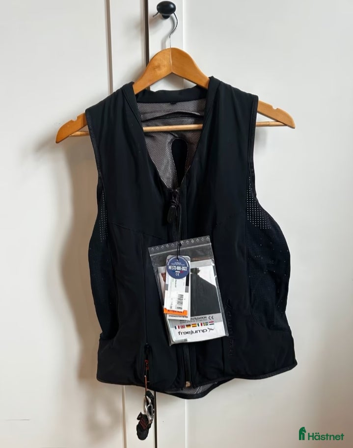 Säkerhetsvästar ryttarutrustning till salu: Freejump säkerhetsväst ST - Annons 2