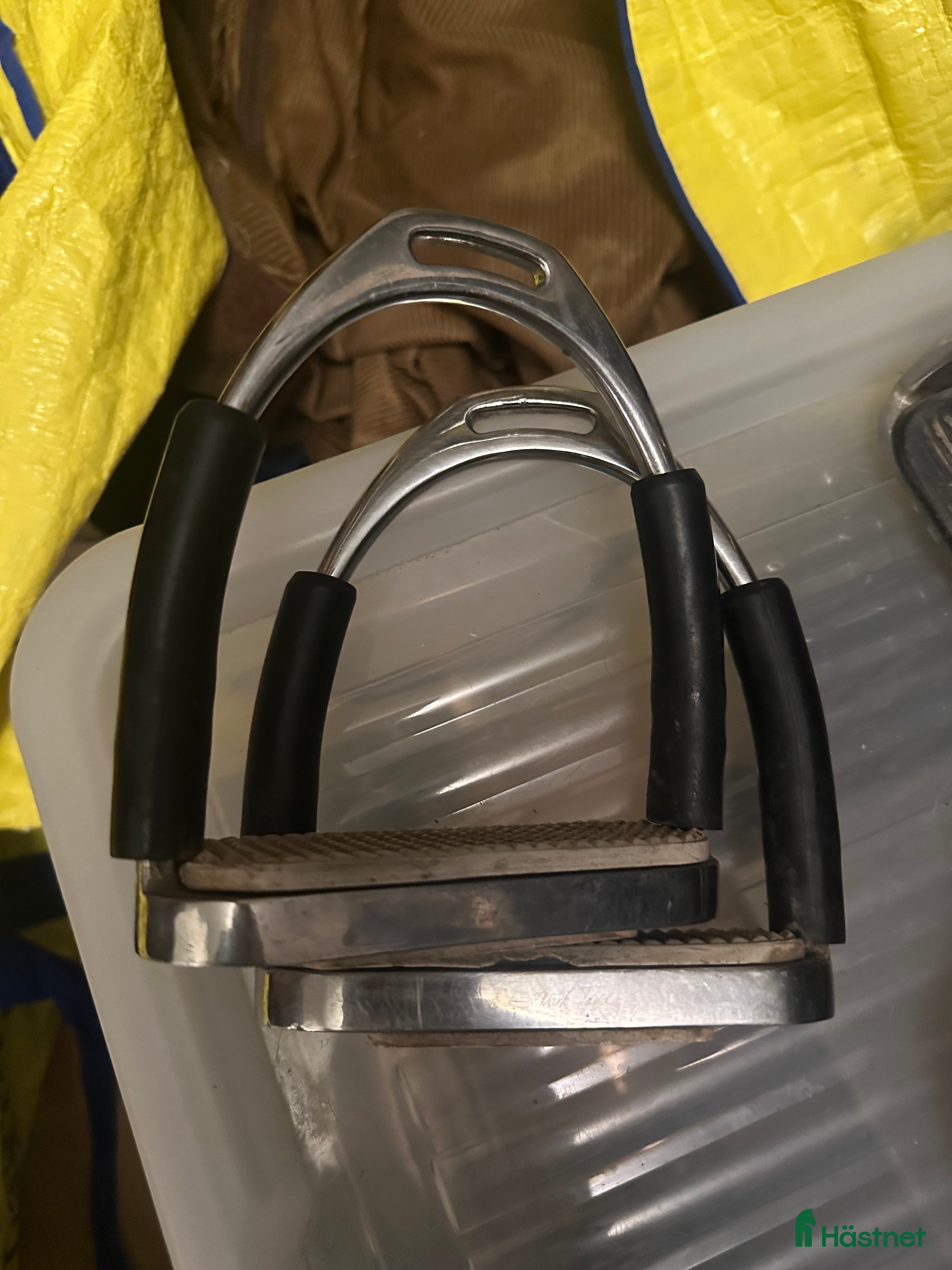 Stigbyglar hästutrustning till salu: Fairfield stigbygel  i Borlänge - Annons 7