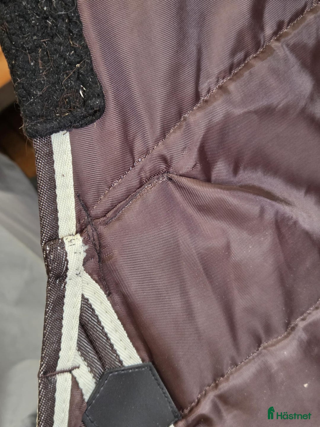 Täcken hästutrustning till salu: Stalltäcken i Virsbo - Annons 4