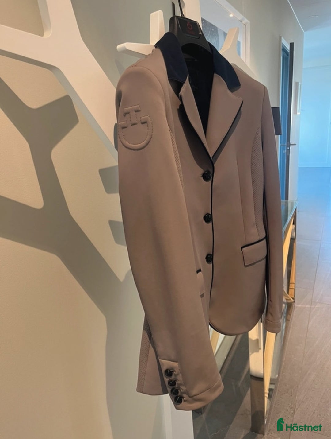 Jackor & Kavajer ryttarutrustning till salu: Kavaj i superfint skick  i Bjärred - Annons 2