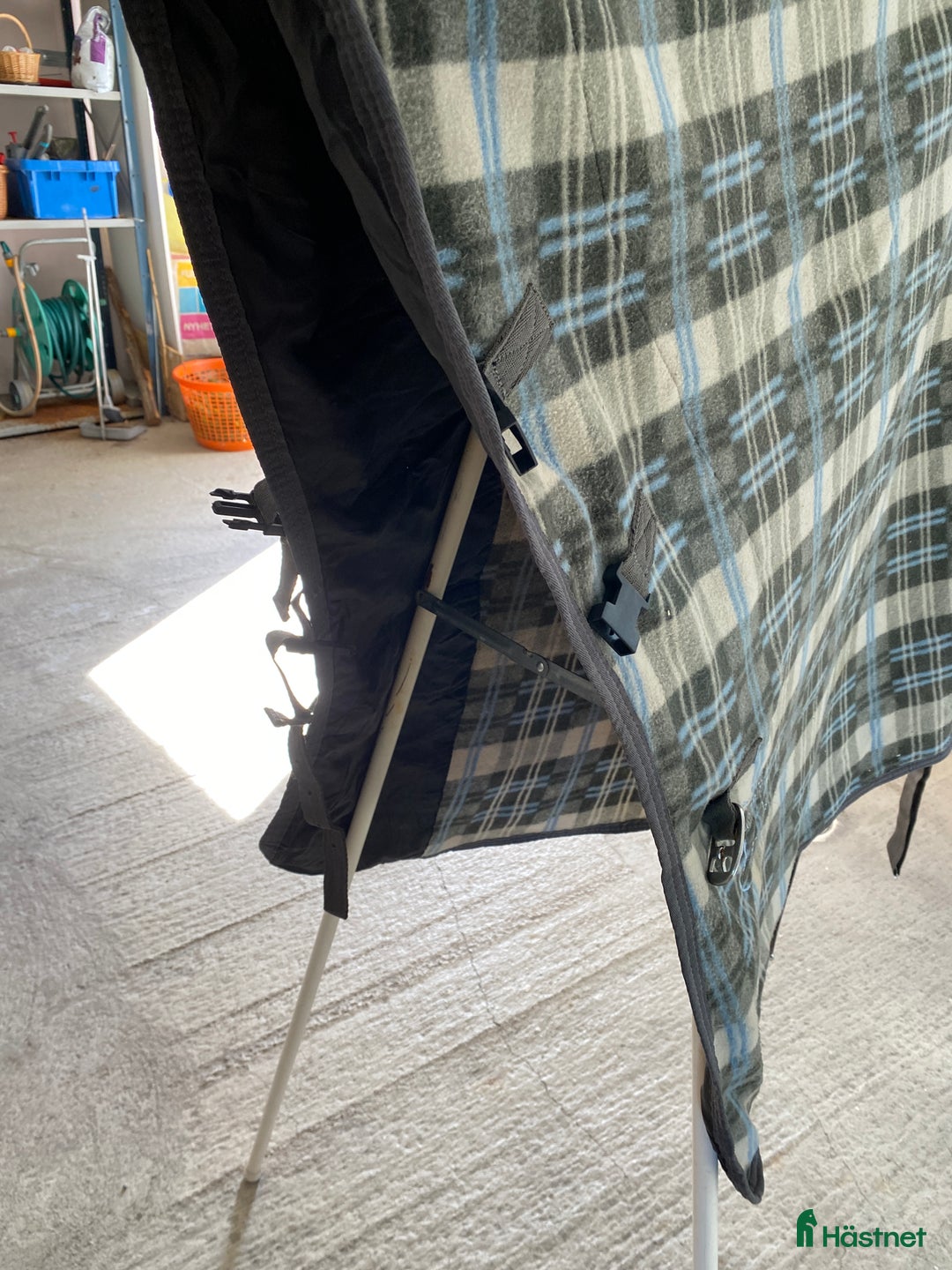 Täcken hästutrustning till salu: Halstäcke i fleece  i Uppsala - Annons 2