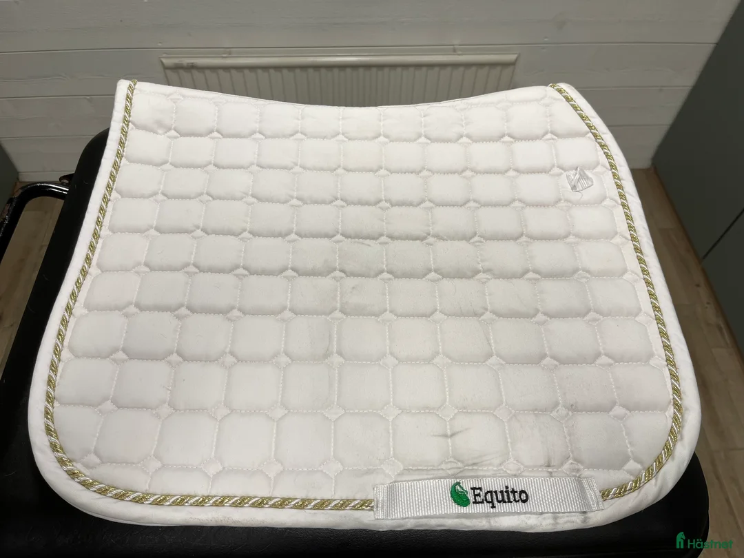 Schabrak & Vojlockar hästutrustning till salu: Fint Equito schabrak  i Burseryd - Annons 2