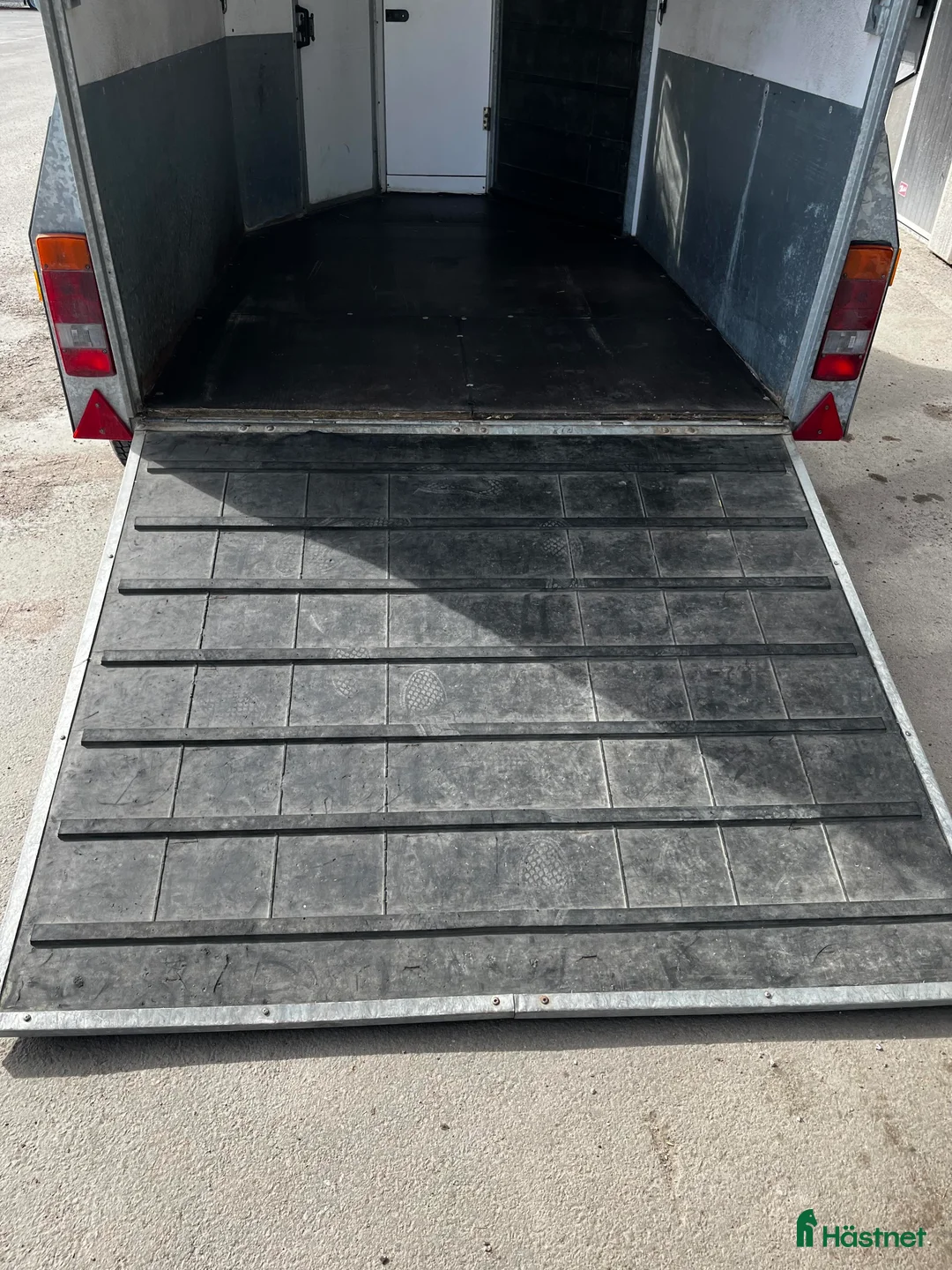 Hästtransporter  fordon & transport till salu: Fronturlastning - Annons 3