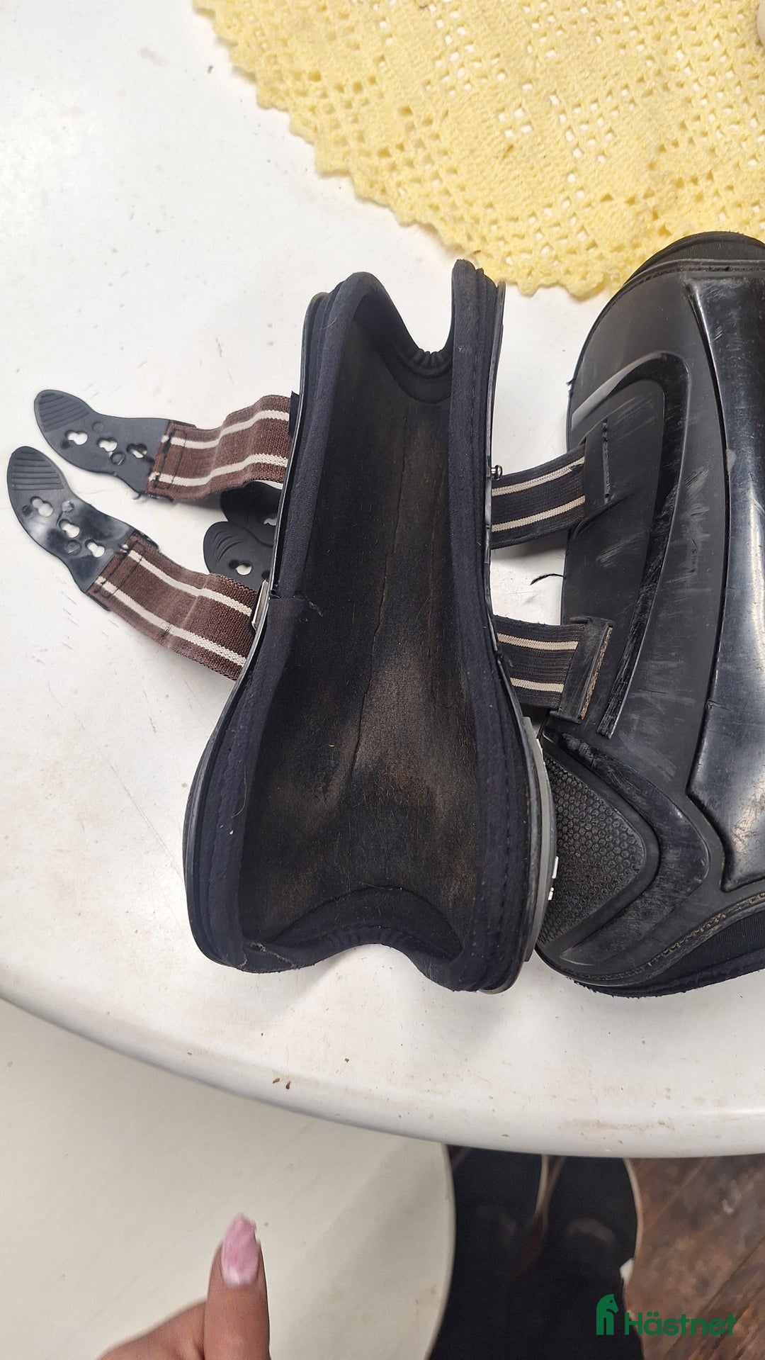 Benskydd hästutrustning till salu: Supperfrächa lamicell skydden I stl M  i Sollentuna - Annons 2