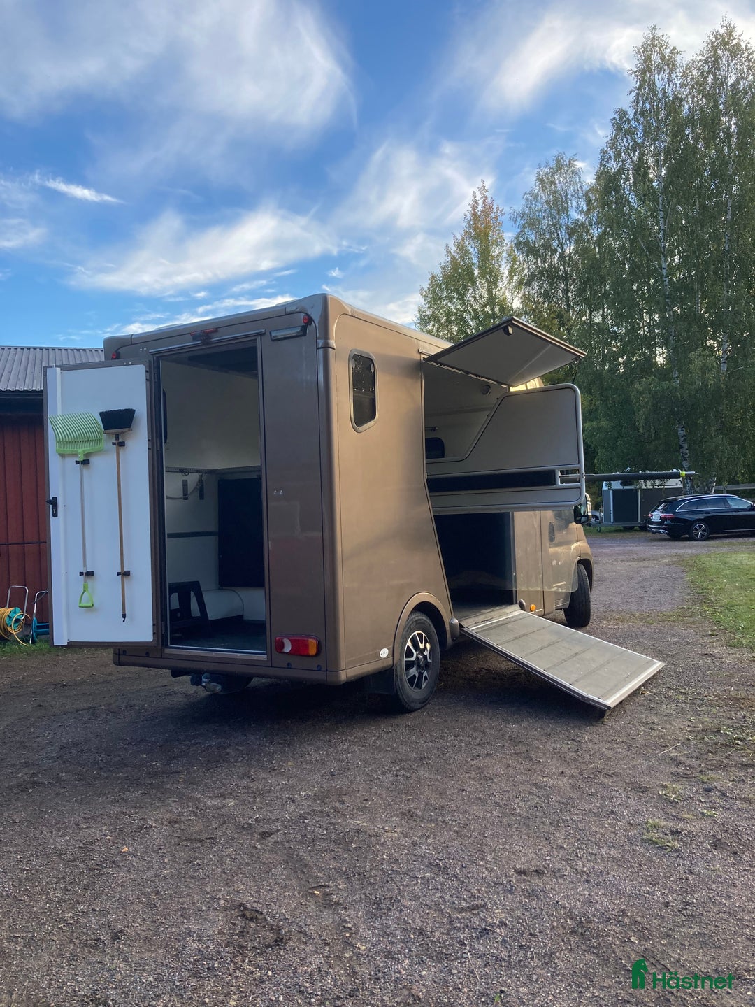 Hästlastbilar  fordon & transport till salu: Hästbuss B-kort i Karlstad - Annons 5