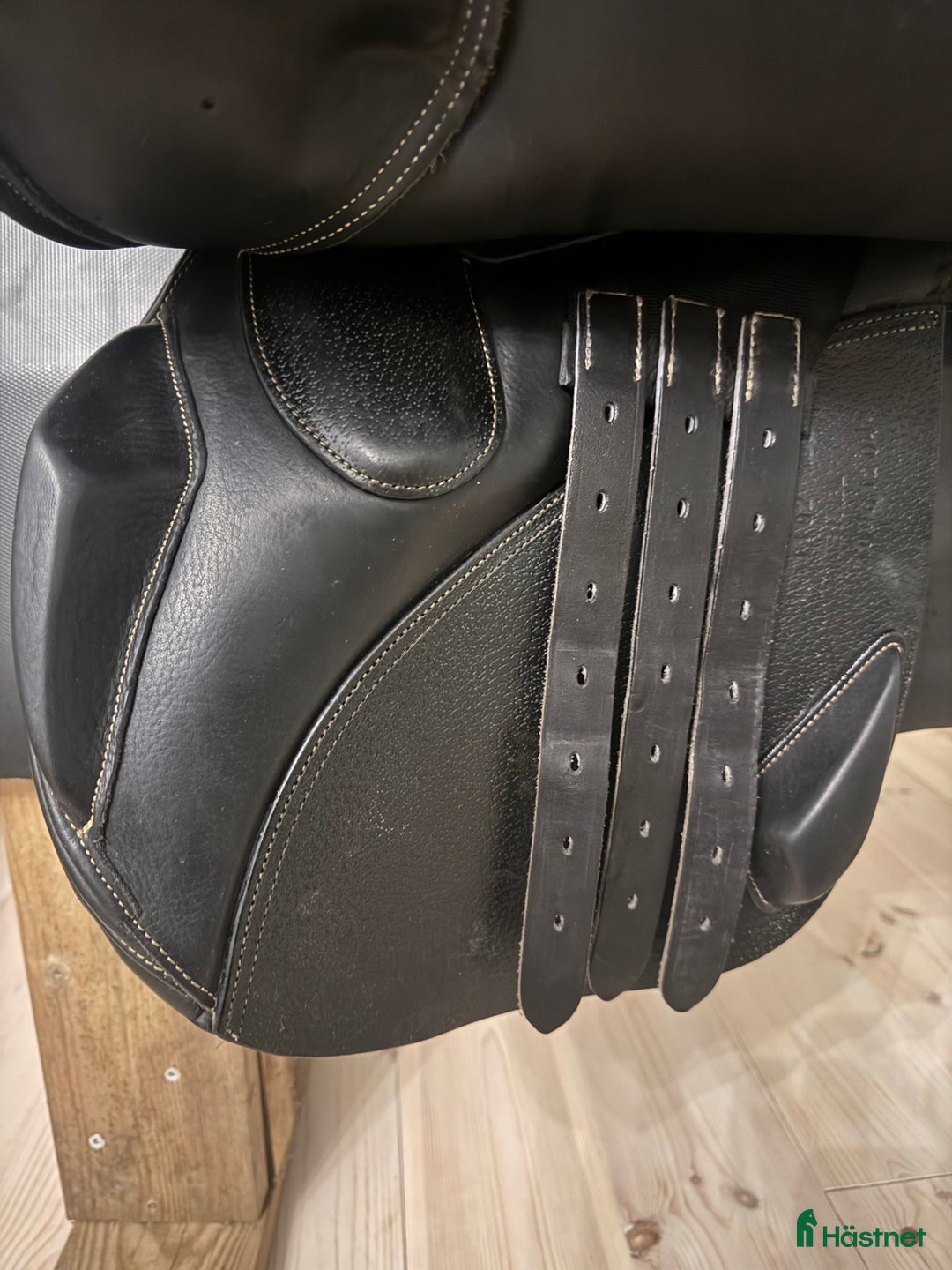 Sadlar hästutrustning till salu: Ikonic hoppsadel - Annons 6