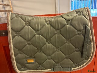 Schabrak & Vojlockar hästutrustning till salu: Fint ES schabrak! i Vagnhärad - Annons 1