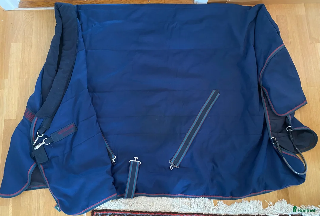 Täcken hästutrustning till salu: Horseware Rambo stalltäcke 145 cm - Annons 1