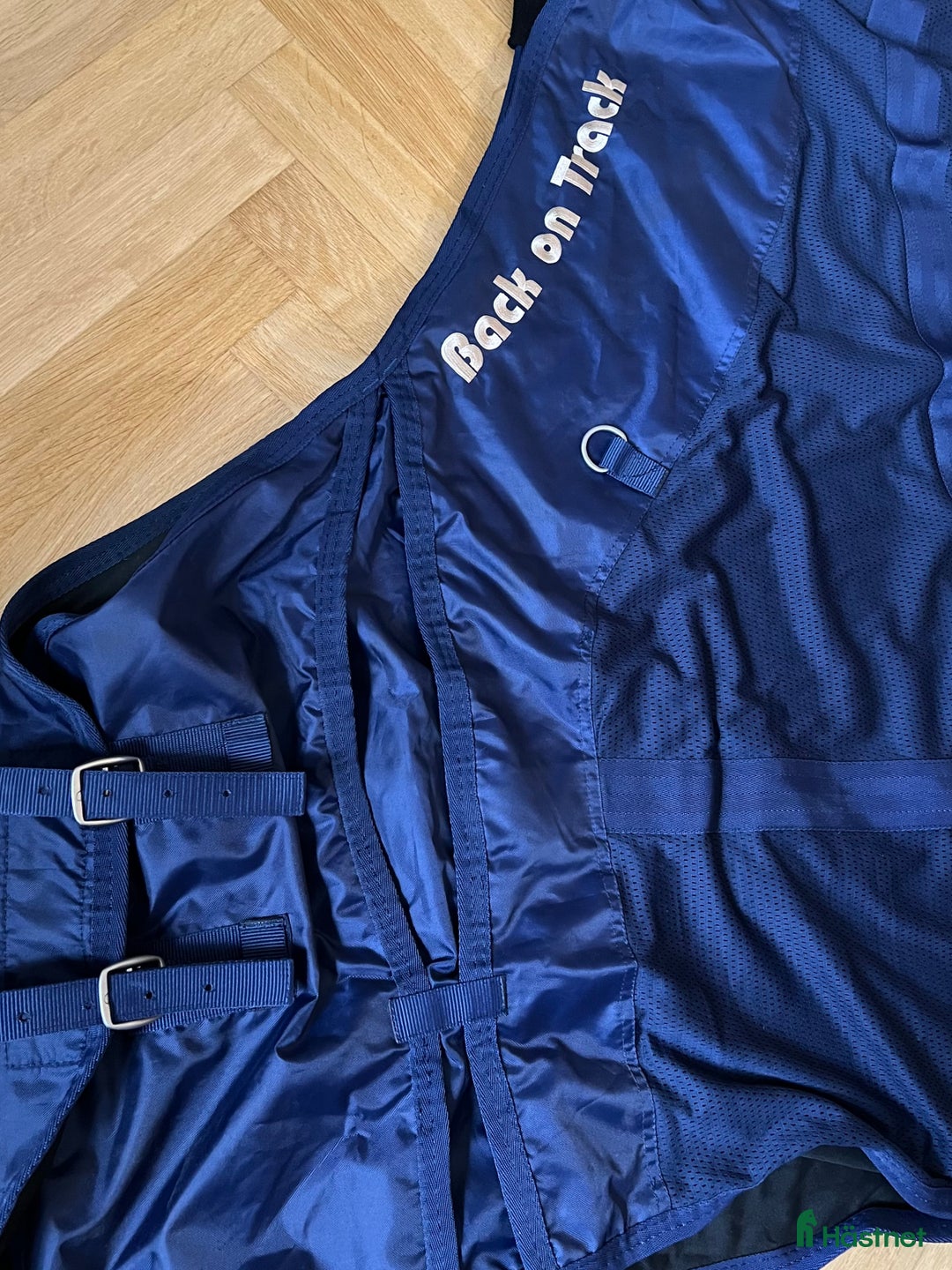 Täcken hästutrustning till salu: Back on track i Borås - Annons 3