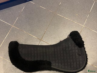 Sadeltillbehör hästutrustning till salu: Svart fårskinnspadd LeMieux i Stjärnhov - Annons 16