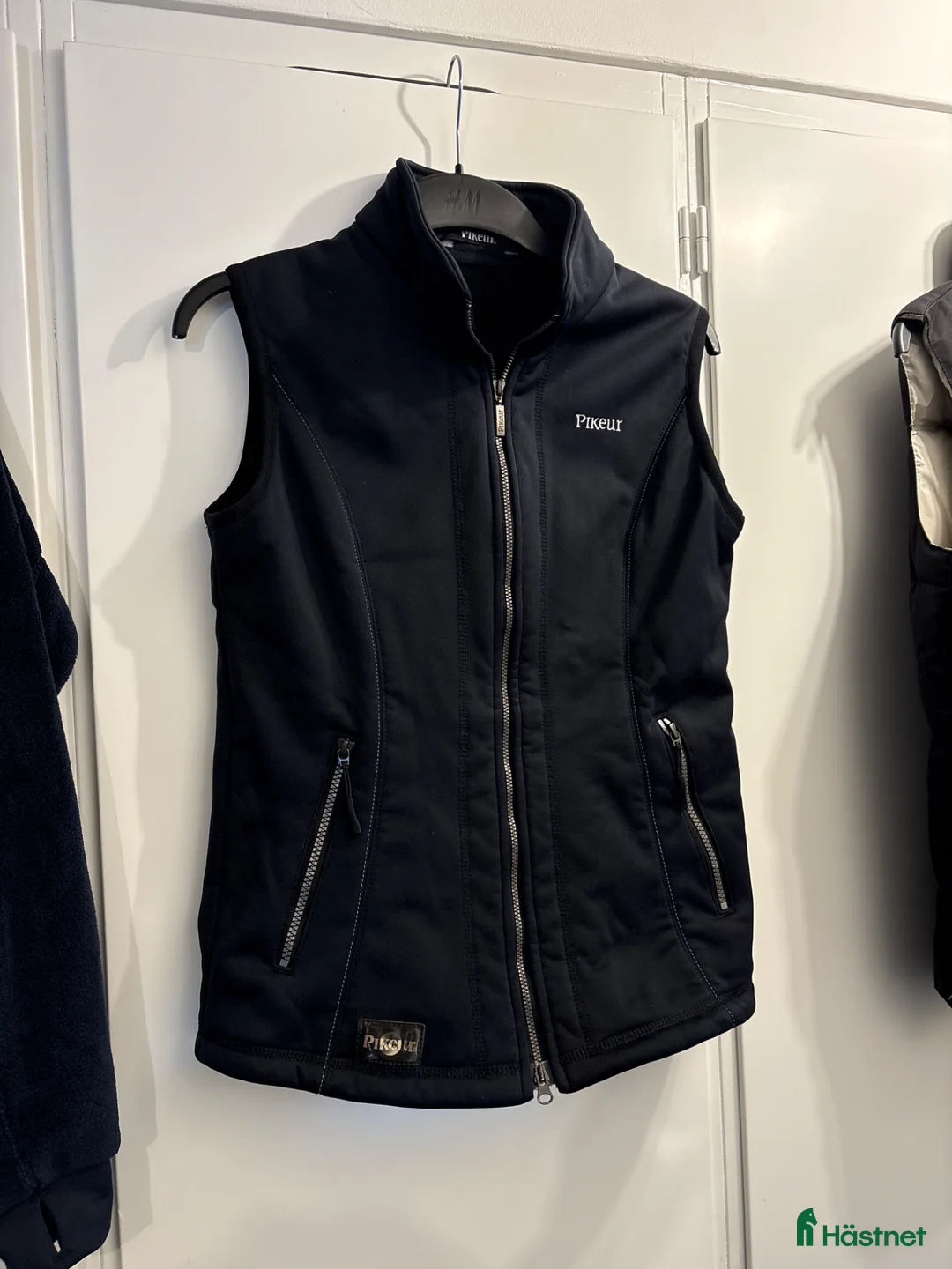 Övrigt Ridkläder ryttarutrustning till salu: Pikeur softshell väst! - Annons 1