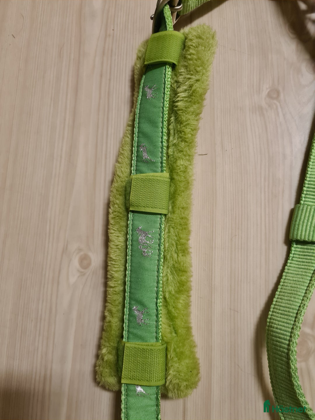 Schabrak & Vojlockar hästutrustning till salu: Showmaster set hopp full+ lindor och grimma i Rimbo - Annons 5