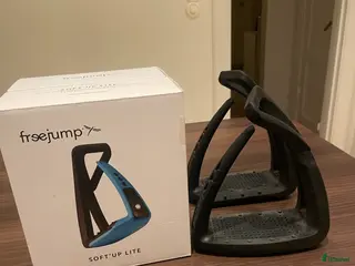 Stigbyglar hästutrustning Free Jumps Soft Up Lite i Åhus - Annons 2