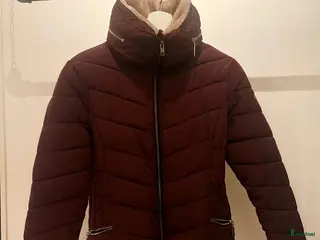 Jackor & Kavajer ryttarutrustning till salu: Vinröd vinterjacka säljes i Kalmar - Annons 4