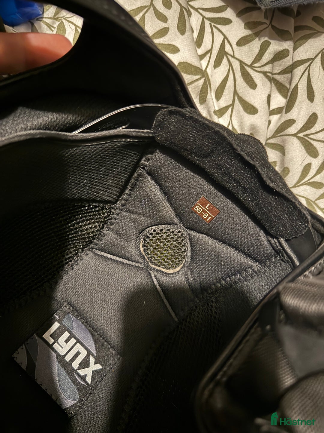 Hjälmar ryttarutrustning till salu: Back on track lynx i Tranås - Annons 3