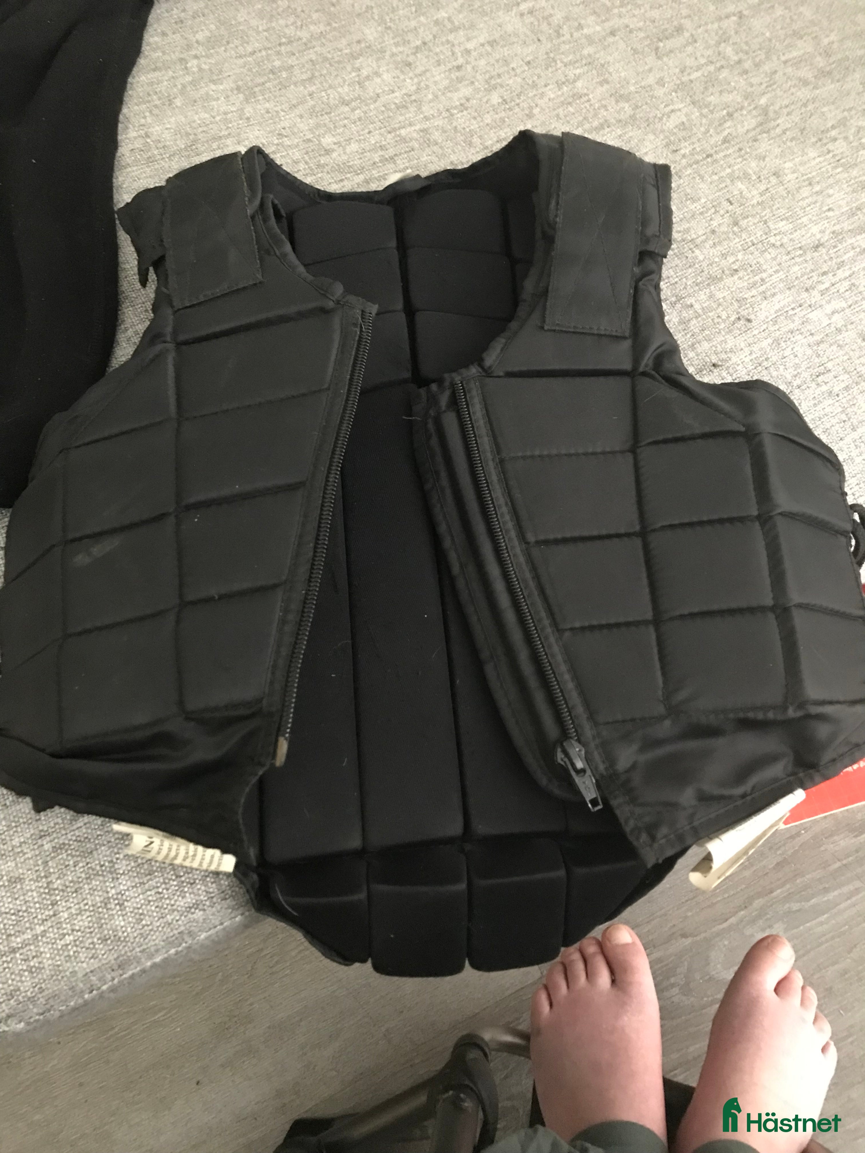 Säkerhetsvästar ryttarutrustning till salu: Säkerhetsväst barn  i Herrljunga - Annons 19