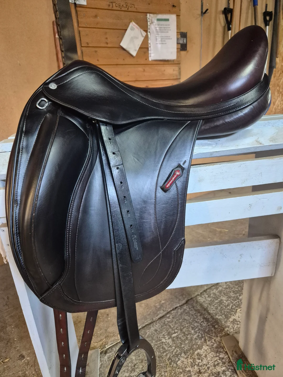 Sadlar hästutrustning till salu: Equipe olympia 17,5 N, M +1 fint skick - Annons 1