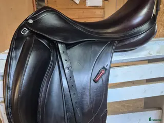 Sadlar hästutrustning Equipe olympia 17,5 N, M +1 fint skick - Annons 5