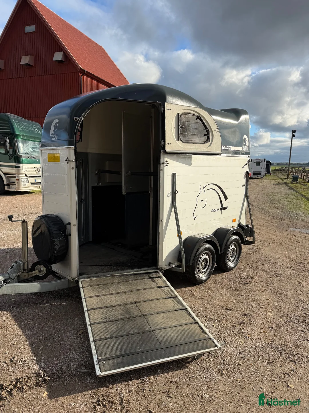 Hästtransporter  fordon & transport till salu: Hästtransport frontutlastning full aluminium  - Annons 2