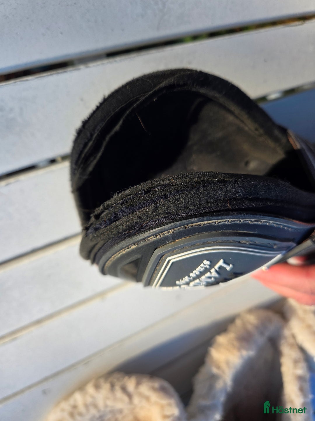 Benskydd hästutrustning till salu: Damasker och senskydd i Vikbolandet - Annons 2