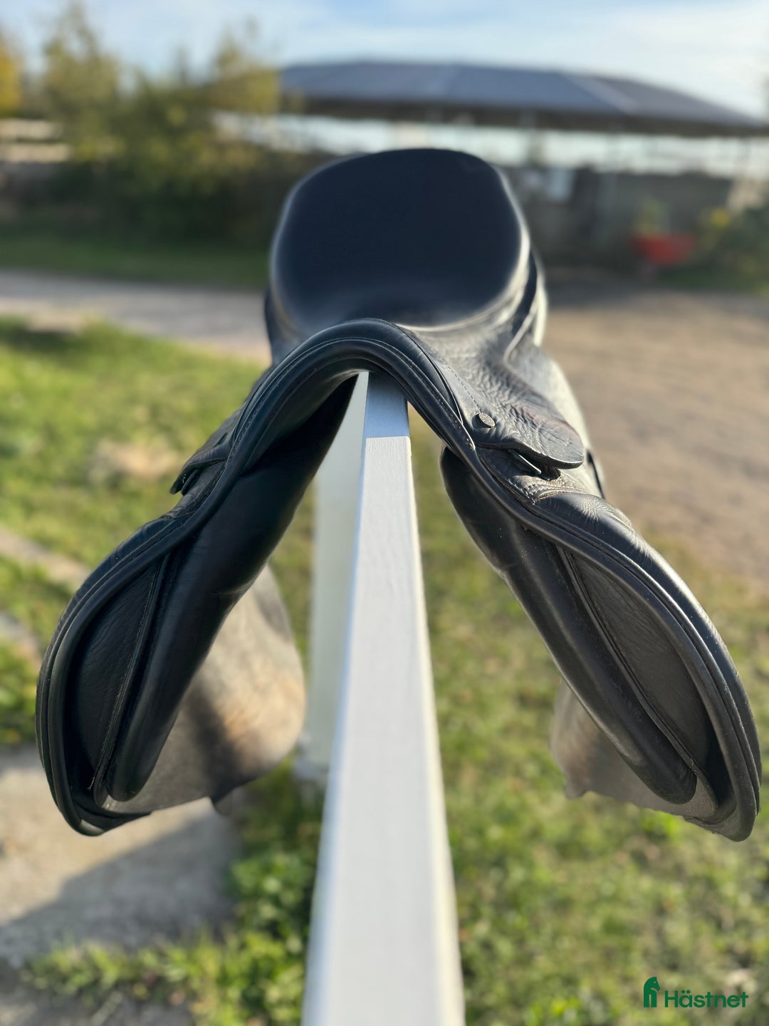 Sadlar hästutrustning till salu: Kvalitet sadel från Jensen, perfekt till inridning i Limhamn - Annons 5