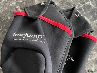 Övrig Hästutrustning hästutrustning till salu: Stigbygelskydd i Jämjö - Annons 1