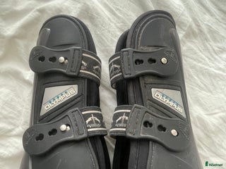 Benskydd hästutrustning till salu: Veredus skydd i Skattkärr - Annons 13