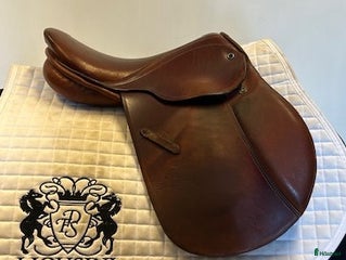Sadlar hästutrustning till salu: Hoppsadel Stübben Edelweiss Junior 16" i Uppsala - Annons 4