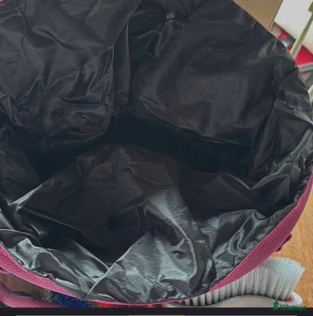 Övrig Hästutrustning hästutrustning till salu: Nyvaror! Ryktväsks med borstar i Torsåker - Annons 2