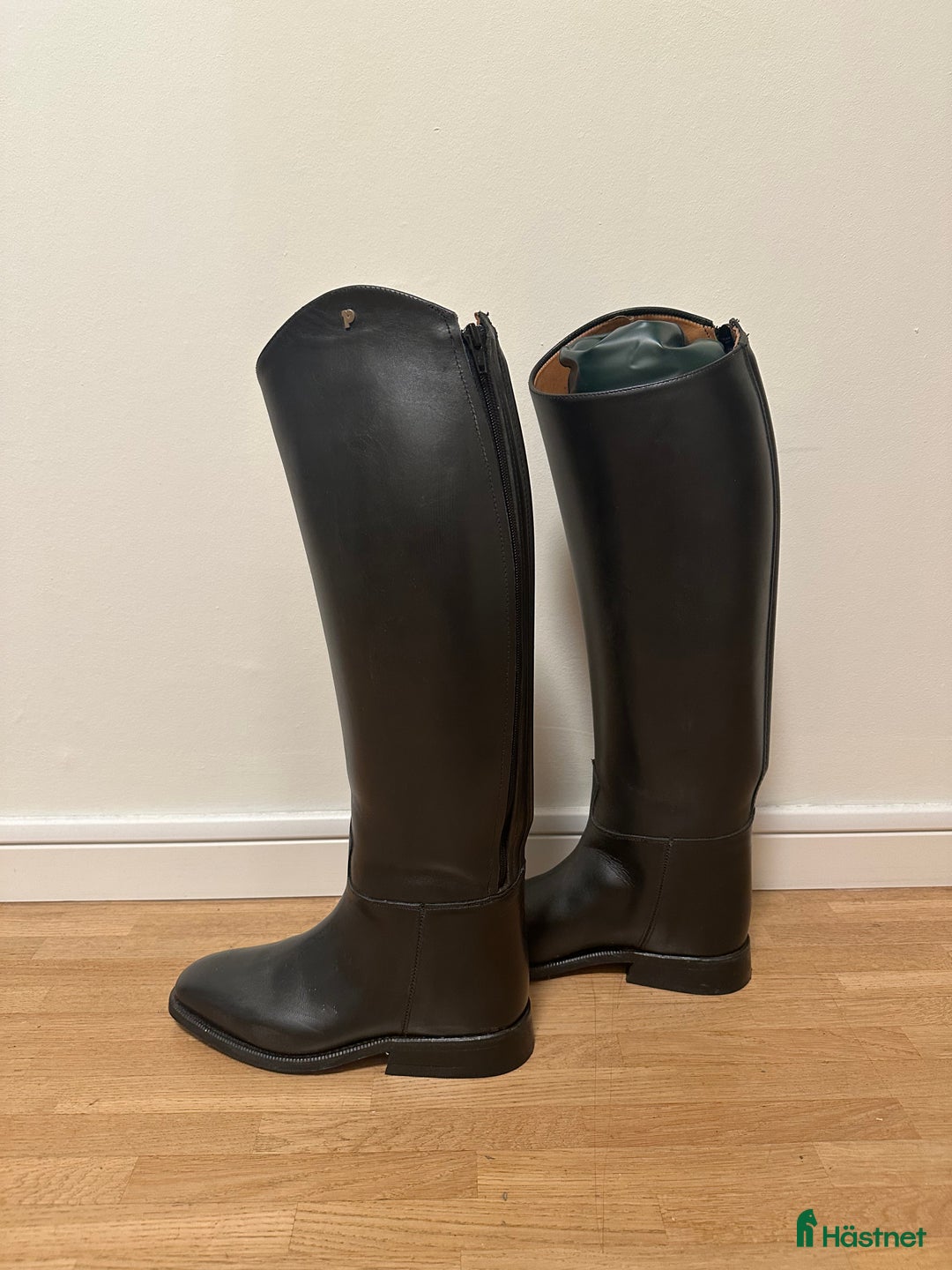 Ridstövlar ryttarutrustning till salu: Ridstövlar från Petrie i Göteborg - Annons 1