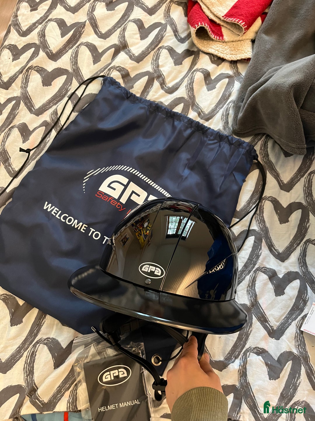 Hjälmar ryttarutrustning till salu: Helt ny Gpa hjälm i Munka-ljungby - Annons 2
