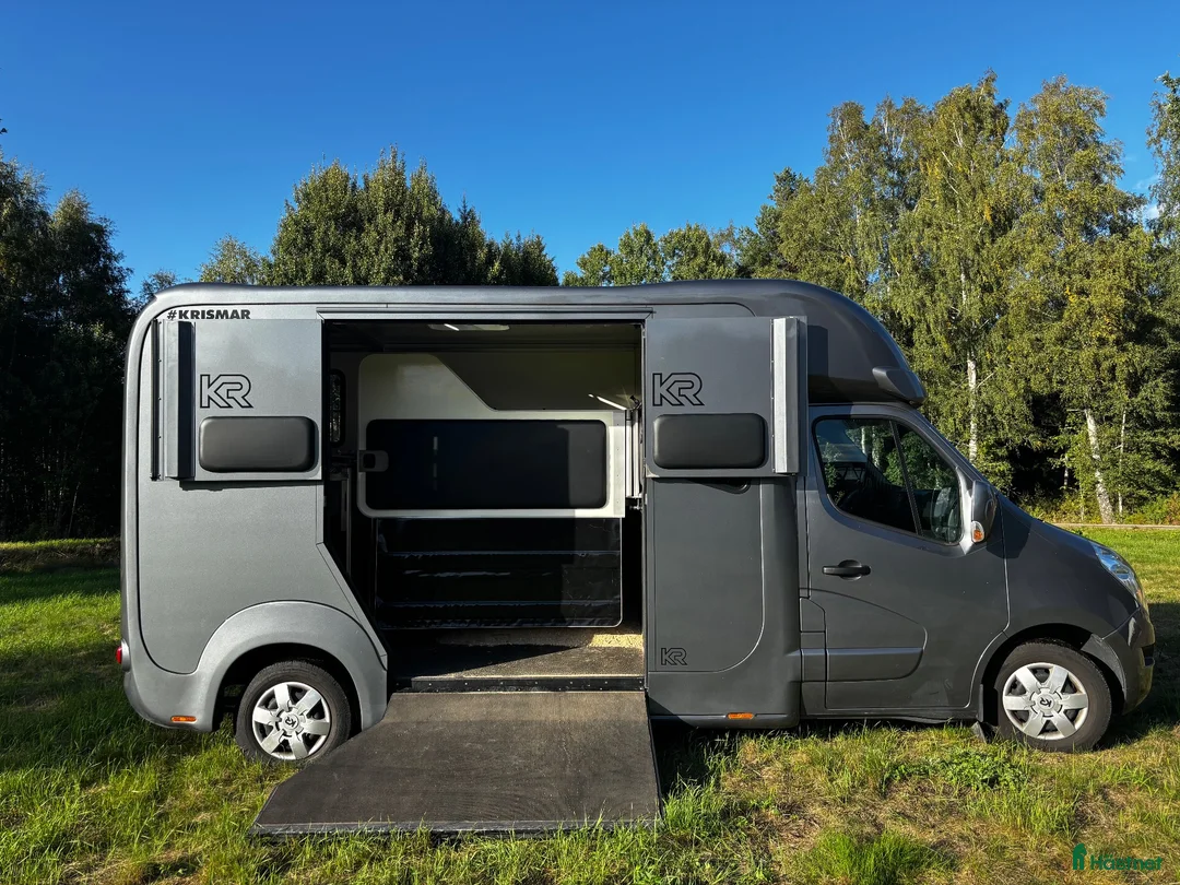 Hästlastbilar  fordon & transport till salu: Krismar 5-sits Automat – 2018 – Endast 3 300 mil i Växjö - Annons 2