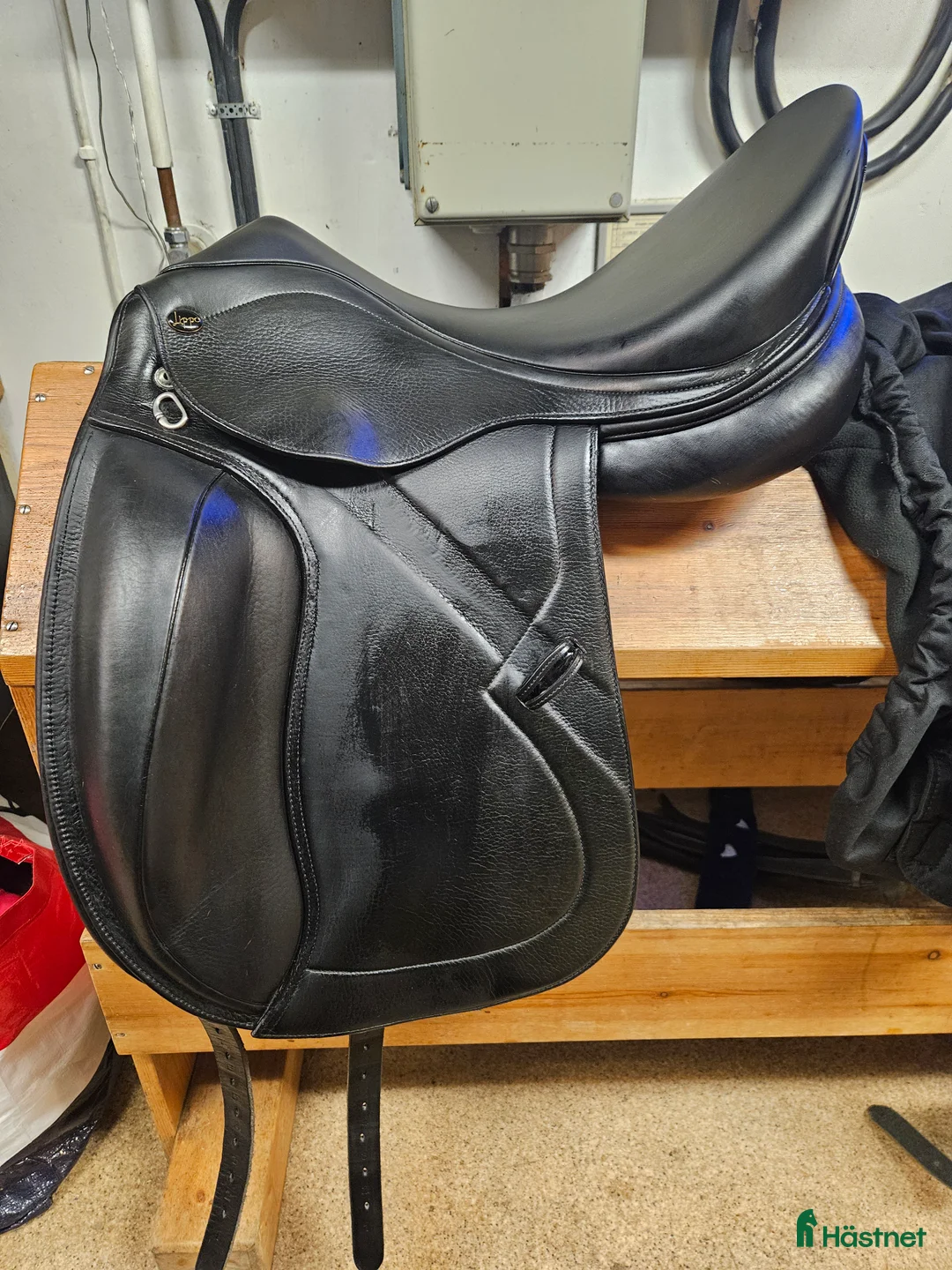 Sadlar hästutrustning till salu: Underbar dressyr sadel i fint skick😊  - Annons 1
