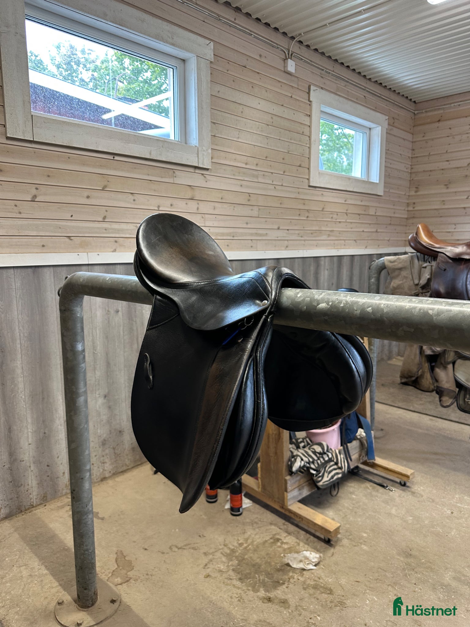Sadlar hästutrustning till salu: Äldre hopp/allroundsadel - Annons 3