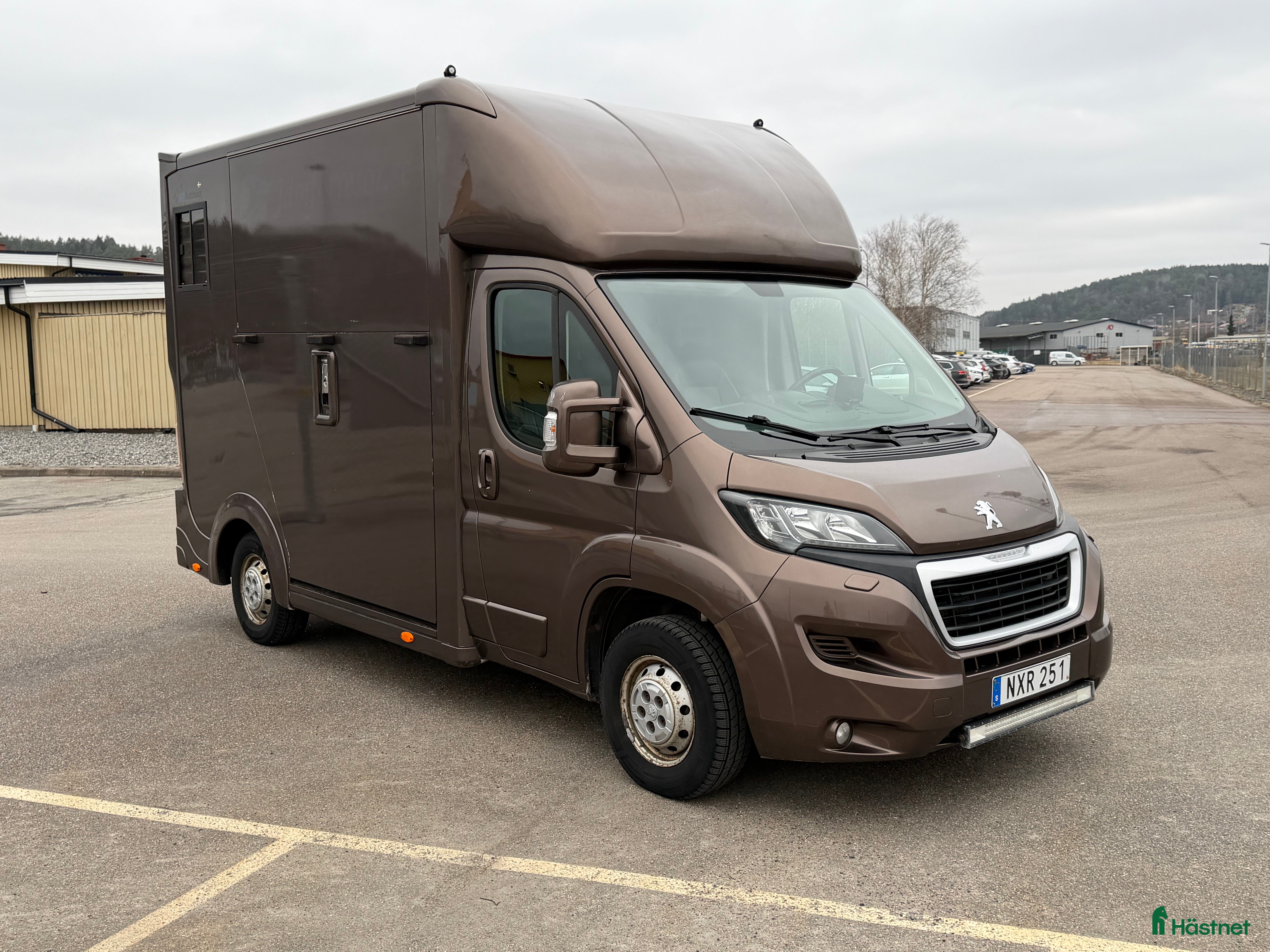 Hästlastbilar  fordon & transport till salu: Hästlastbil med 1050kg lastvikt V-Galler - Annons 1